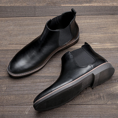 Max | Effortless Elegance Chelsea Boots